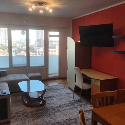 Location d’un appartement spacieux et lumineux, 75 m², quartier Bazar Levski, Varna, Bulgarie